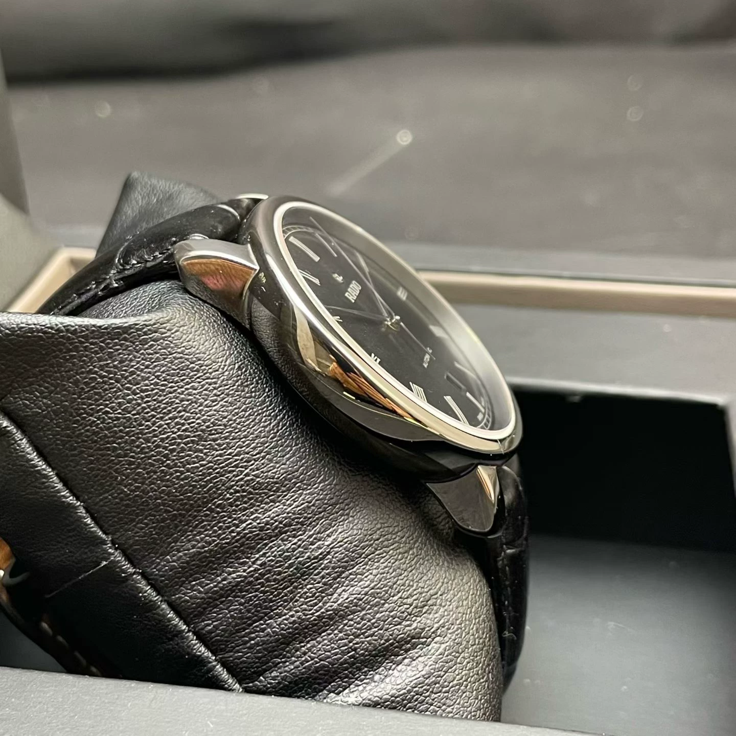 Perfil da caixa — Rado DiaMaster